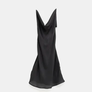 Vestido con tirantes invisibles