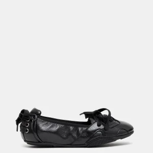 Zapatilla de piel con cordones