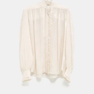 Camisa con cuello alto