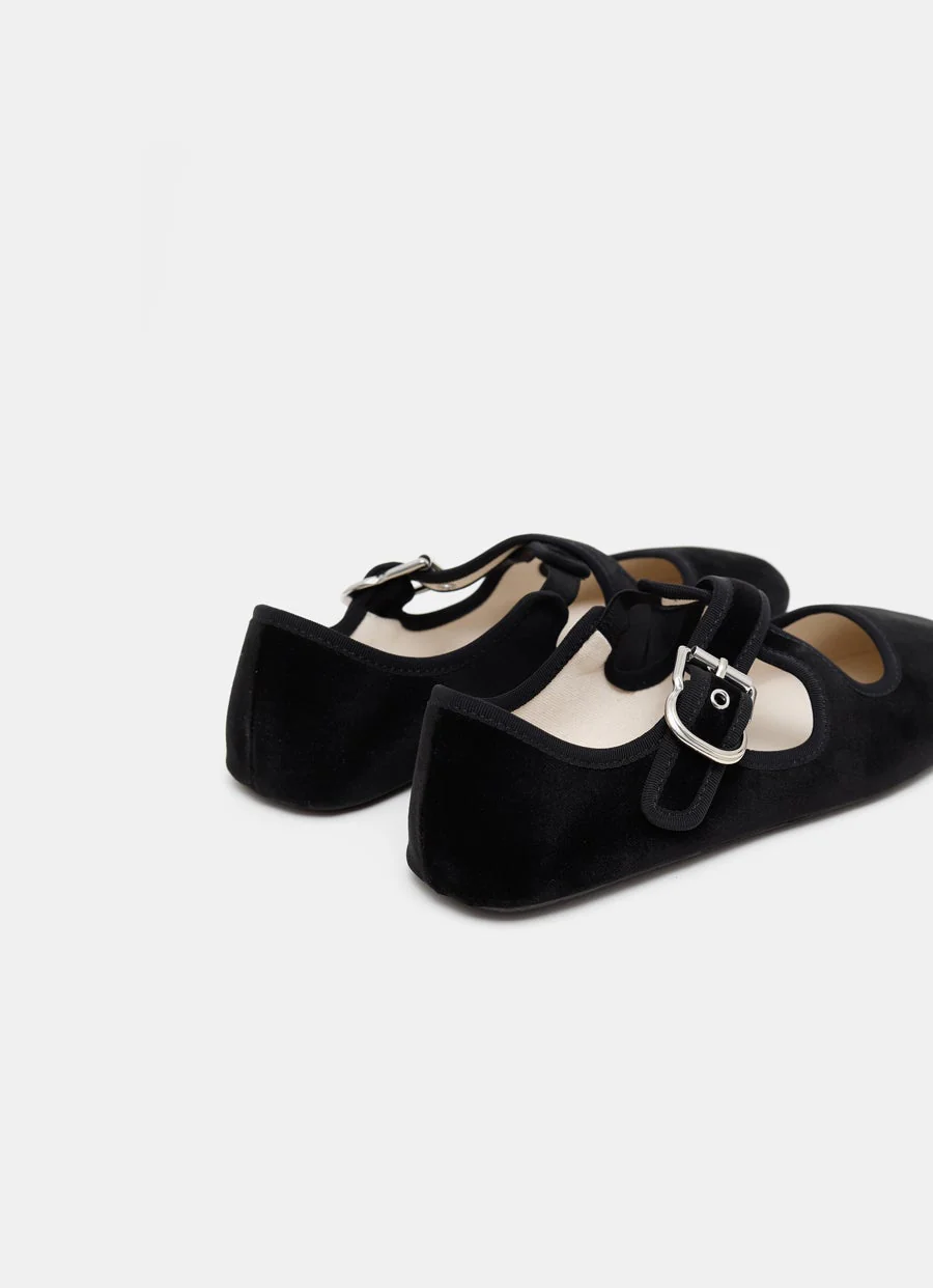 Bailarina plana de terciopelo con tiras cruzadas - Imagen 3