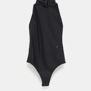 Body de cuello alto con hebilla