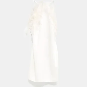 Vestido mini con plumas