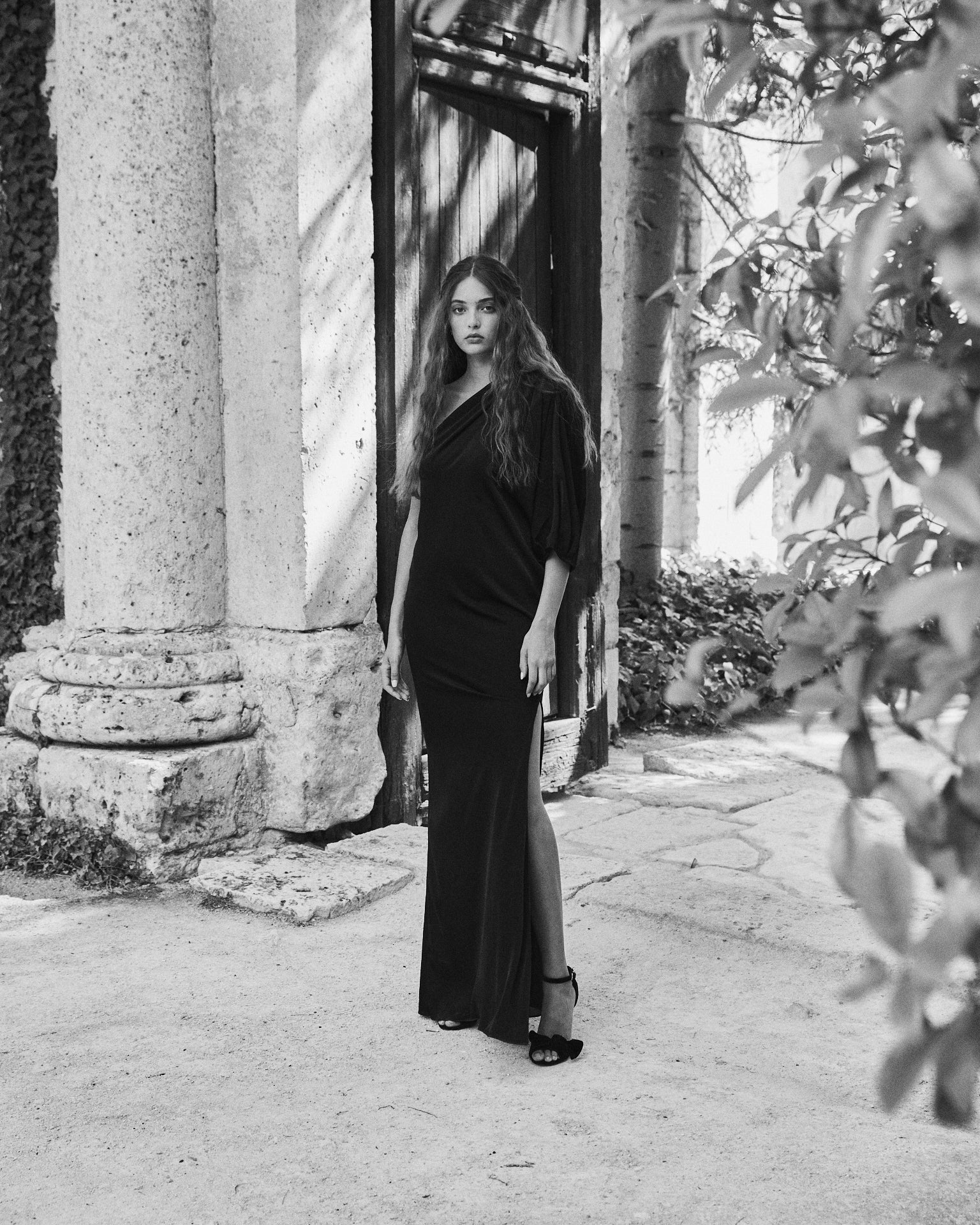 Vestido Mindy Noir 路 Madame 路 - Imagen 5