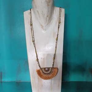 Collar de Acero e Hilo chino BCN003