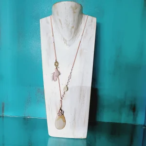 Collar de Gamusa y Piedras Naturales BCN011