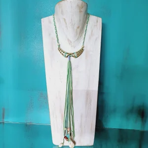 Collar de Gamusa y Piedras BCN025