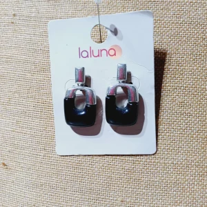 Aretes de acero negros BCN040