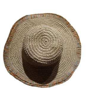Sombrero tejido colore beige con flecos MX161