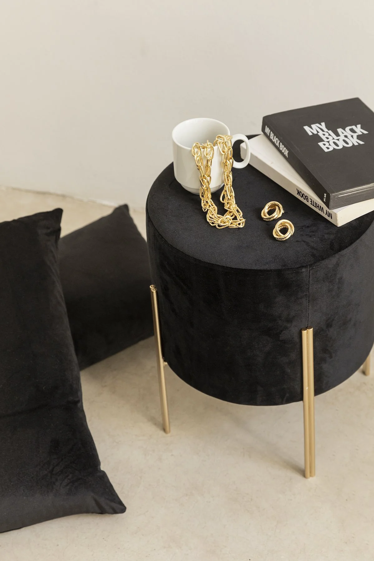 Puf Apilable Gemma Negro 路 Deco 路