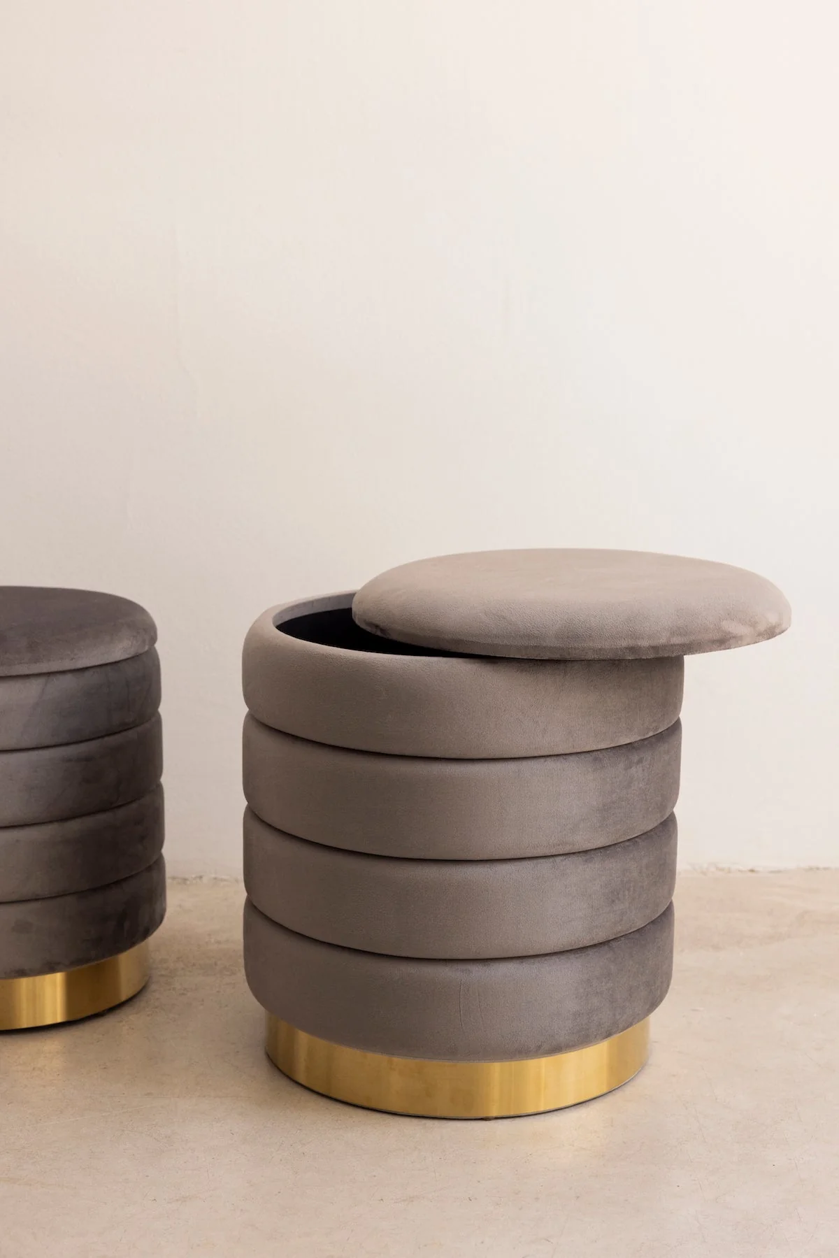 Puf Brianda Gris Pequeño · Deco · - Imagen 4