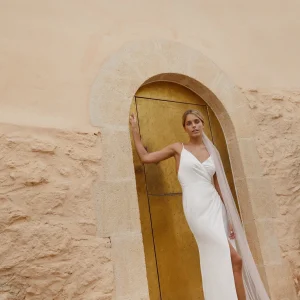 Vestido de Novia Meri  · LOVE ·